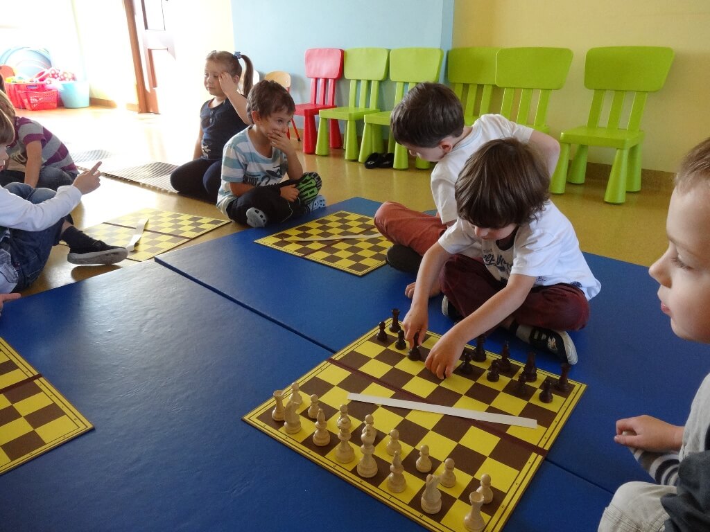Nauka gry w szachy oraz warsztaty taneczne- zajęcia otwarte dla rodziców! 